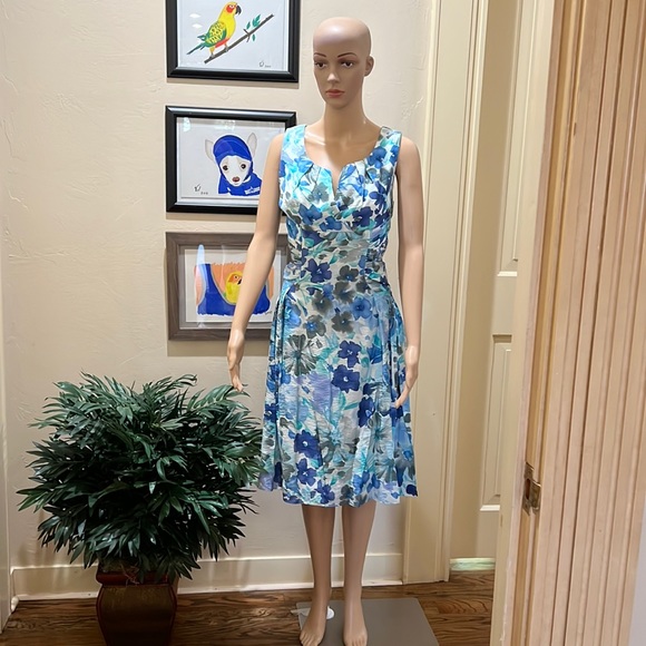 Adrianna Papell Dresses & Skirts - Adrianna Papell Dress